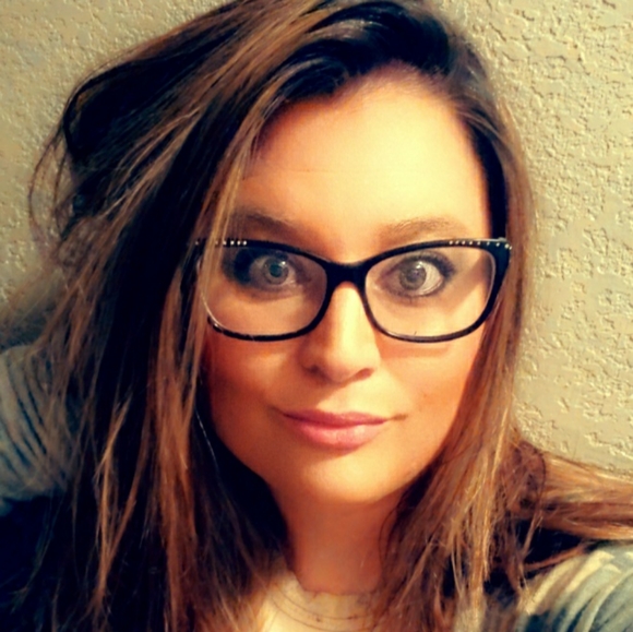 Meet your Posher, Kristie - Picture 3 of 7